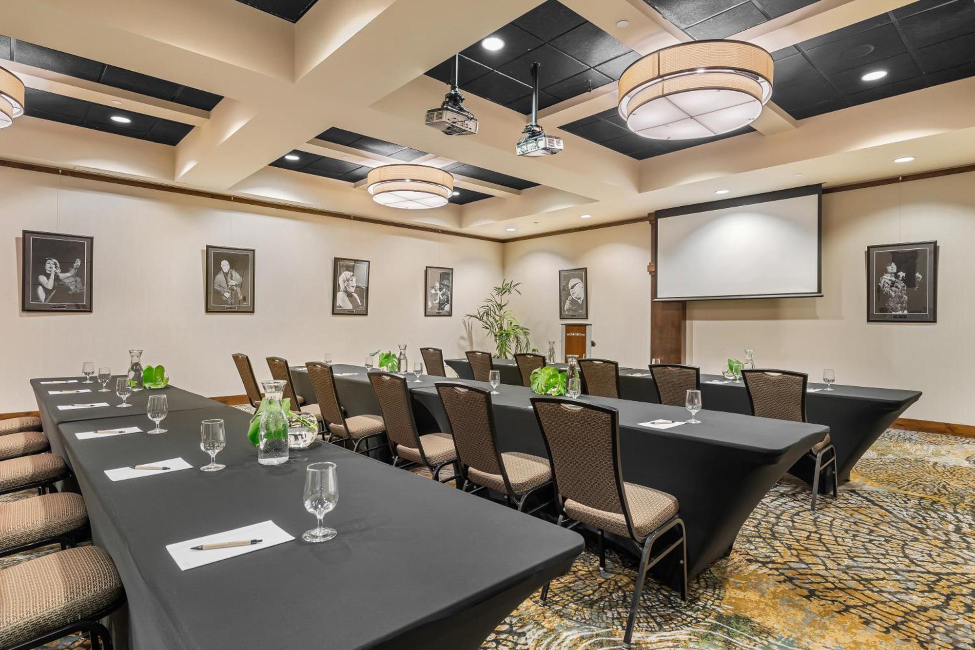 Oxford Hotel Бенд Екстериор снимка